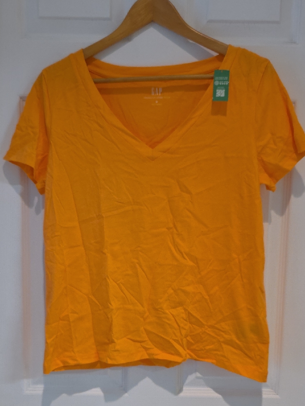 GAP V-Neck Short Sleeve Tee in Orange New Size M